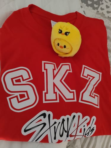 Customer photo review of Cute Kpop Logo Print Loose T-shirt