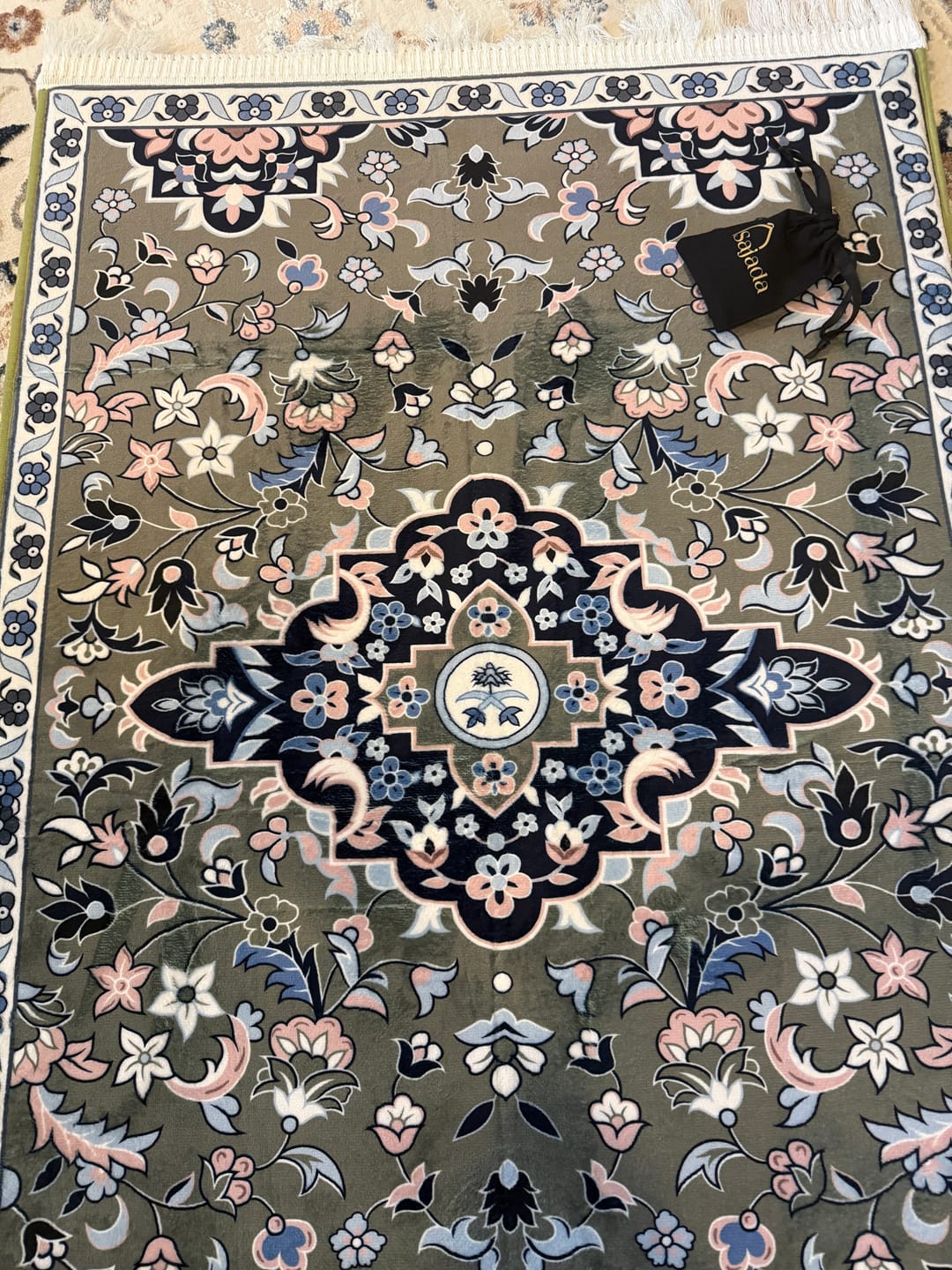 Customer photo review of Masjid-e-Nabawi Mosque Padded Prayer Mat