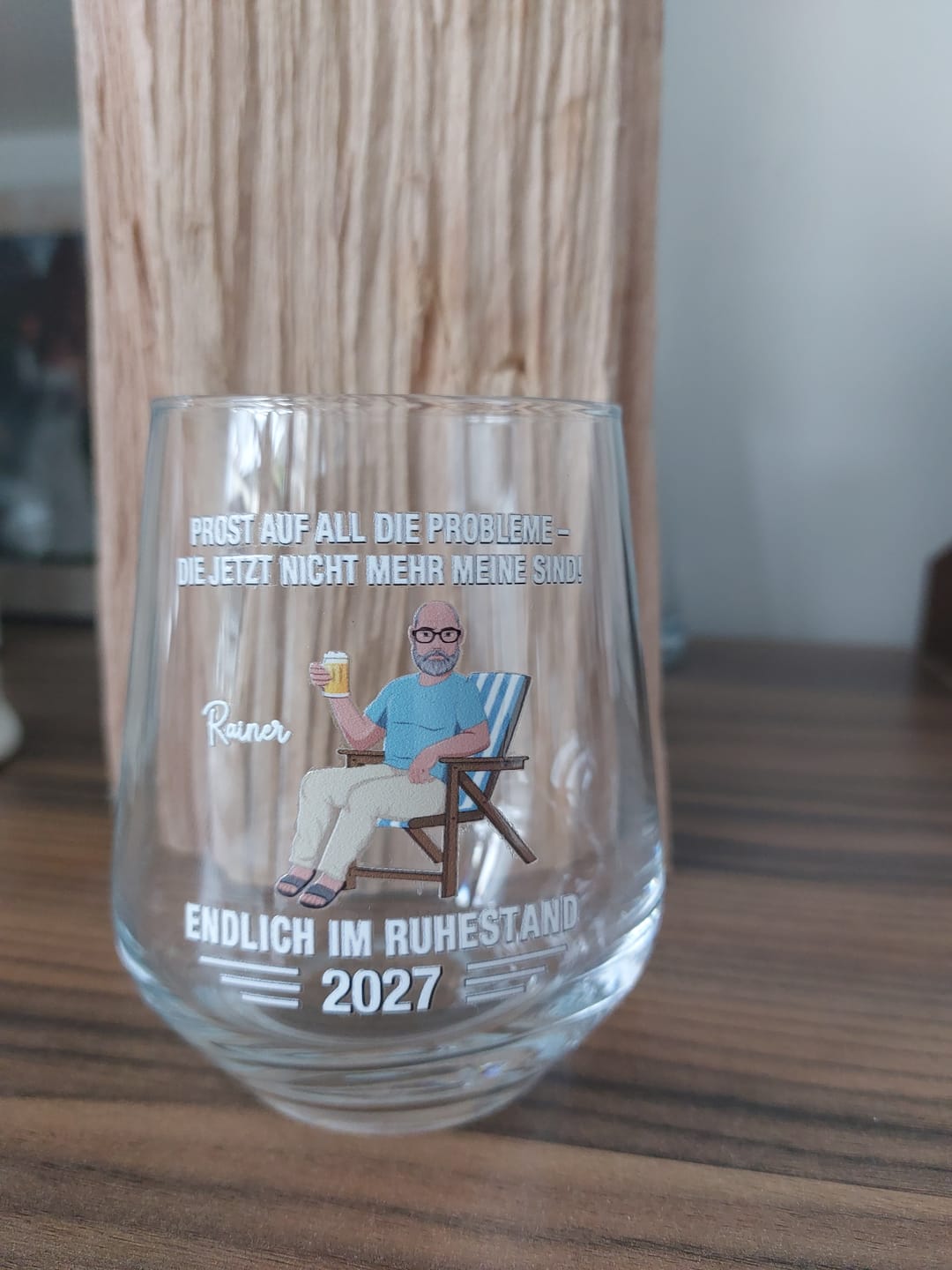 Customer photo review of Auf die Freiheit - Personalisierter Weintumbler mit Spruch und Clipart zum Ruhestand
