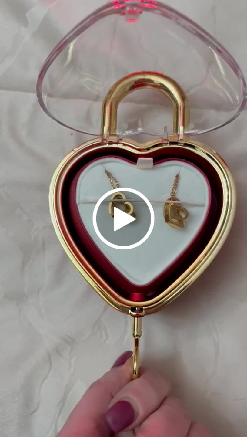 Customer video review of Eternal Lock & Personalized Necklace