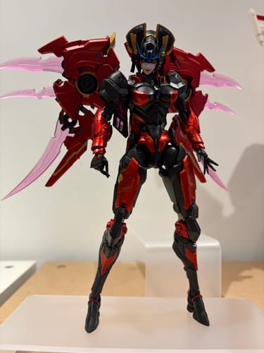 Customer photo review of Bingo Toys BingoToys BT02 BT-02 Windgirl (IDW Windblade) 20cm / 8”