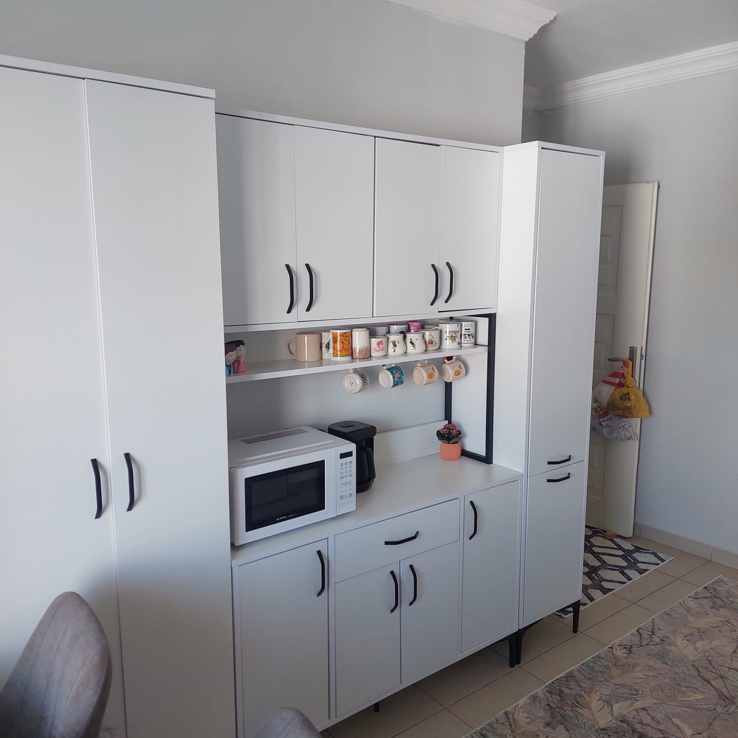 Customer photo review of Rani JE132 Çok Amaçlı Dolap 12 Kapaklı 1 Çekmeceli Kiler Mutfak Dolabı Beyaz