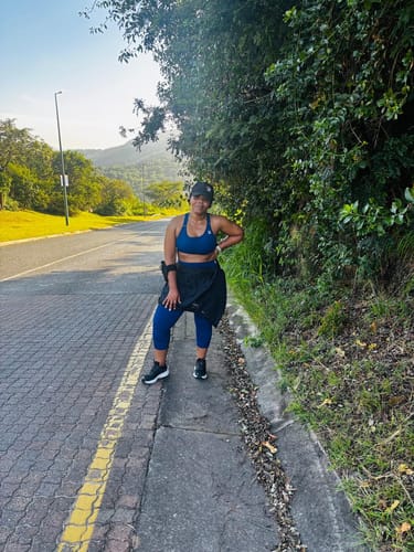 Customer photo review of Adjustable Strap High Impact Sports Bra & Pocket Leggings Set