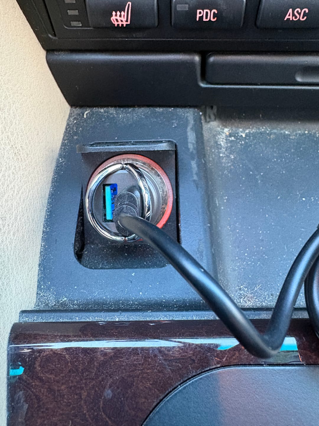 Customer photo review of Wegman Autolader 45W Snellader - USB-C & USB-A