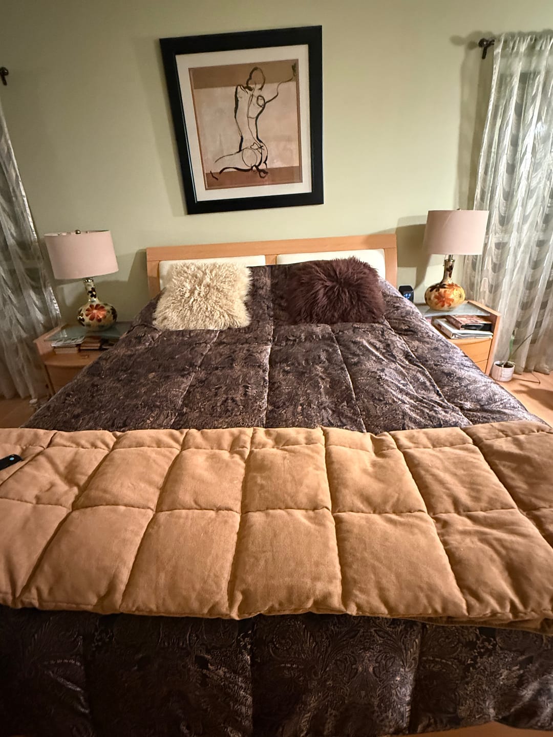 Customer photo review of Deluxe Silk Goose Down Comforter