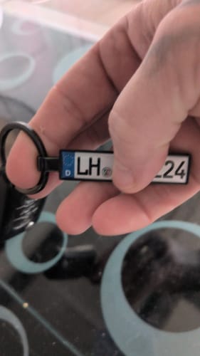 Customer photo review of Kennzeichen Schlüsselanhänger Mini Nummernschild Metall