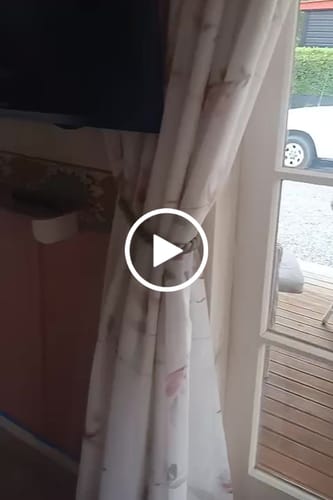 Customer video review of Varmlands Wallpaper Frieze - Red