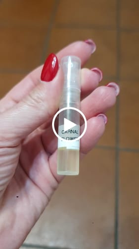 Recensione con video di un cliente su Carnal Flower eau de parfum