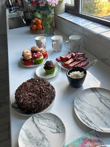 Customer photo review of Aynsley Silver Brocade 6 Mugs in Hat Box