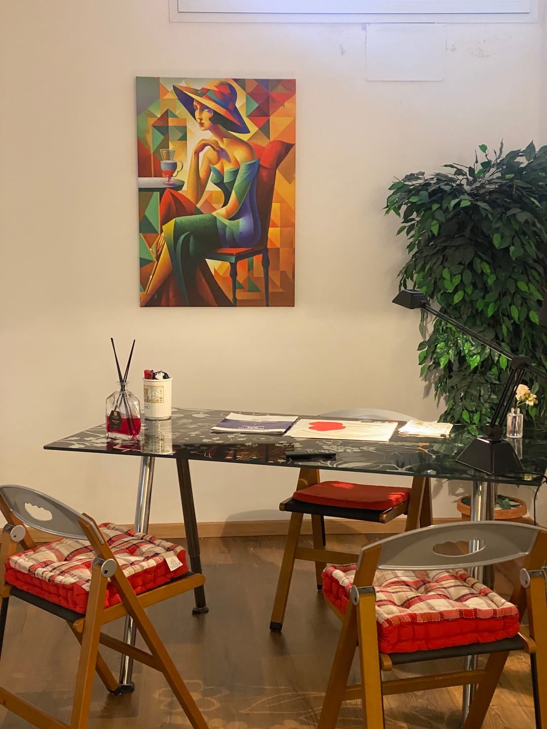 Customer photo review of Intrighi Cubisti: Il Cappello e la Signora