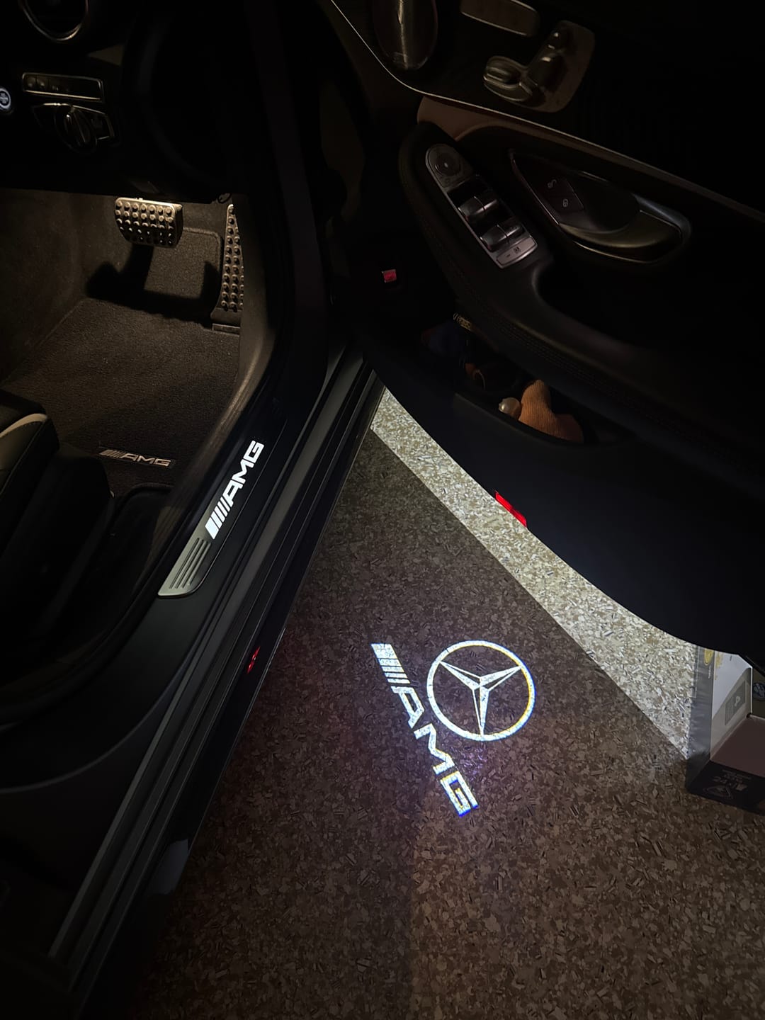 Customer photo review of Mercedes Benz LED Car Door Welcome Logo Shadow Lights