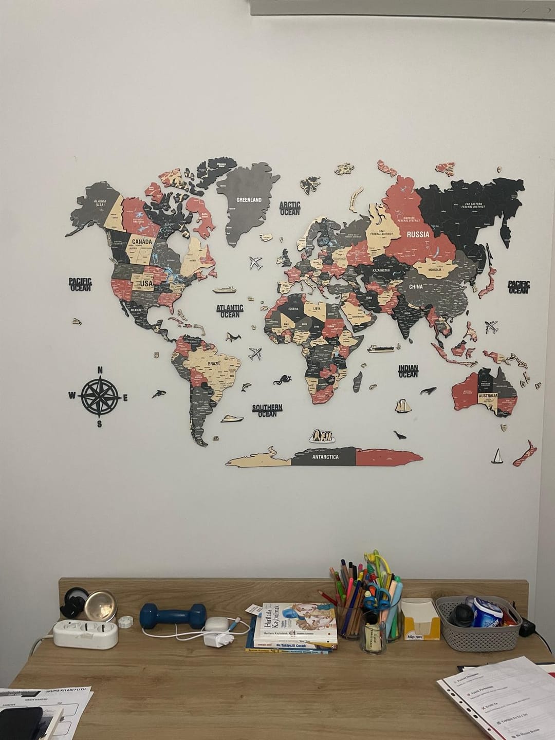 Customer photo review of Renkli Baskılı 3D Ahşap Dünya Haritası (Sage)