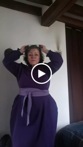 Customer video review of Robe Allegra - double gaze de coton prune