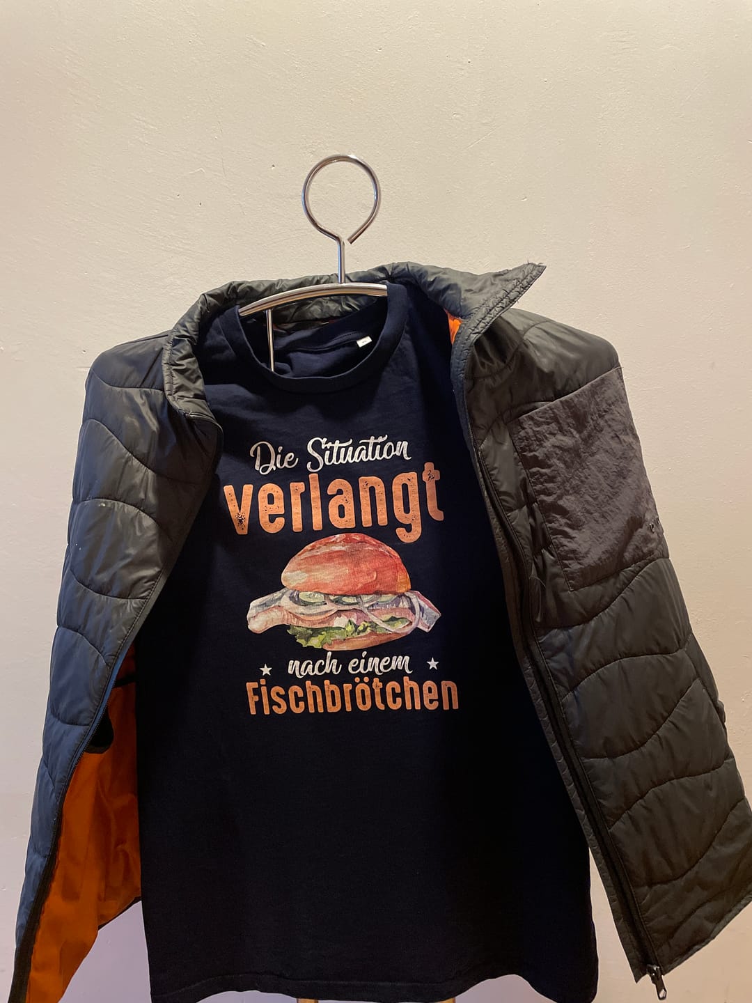 Customer photo review of Situation verlangt Fischbrötchen · Herren Premium Bio T-Shirt