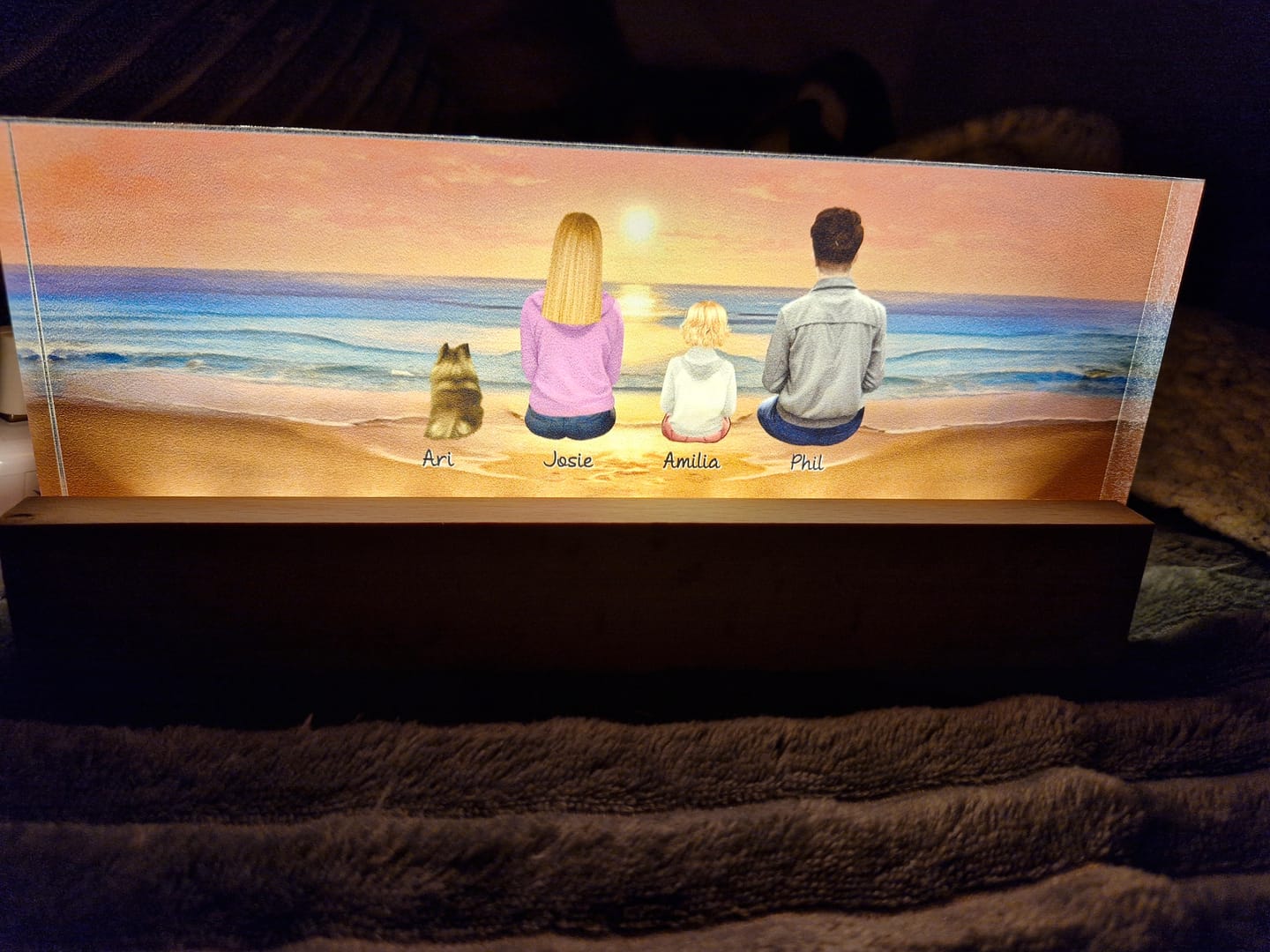 Customer photo review of Familie - Personalisierter LED Aufsteller mit der ganzen Familie