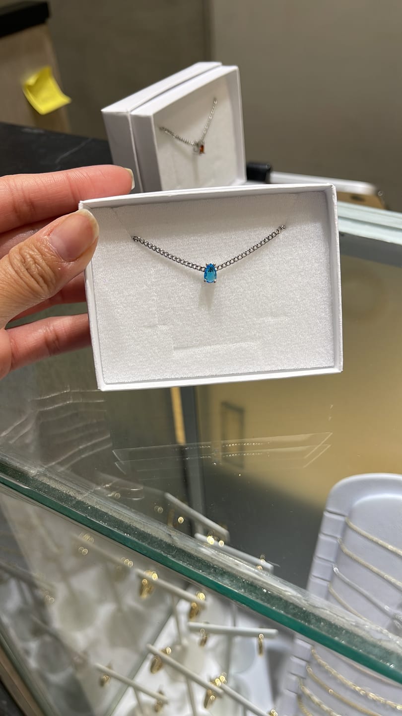 Customer photo review of Collar Birthstone Gota Plateado