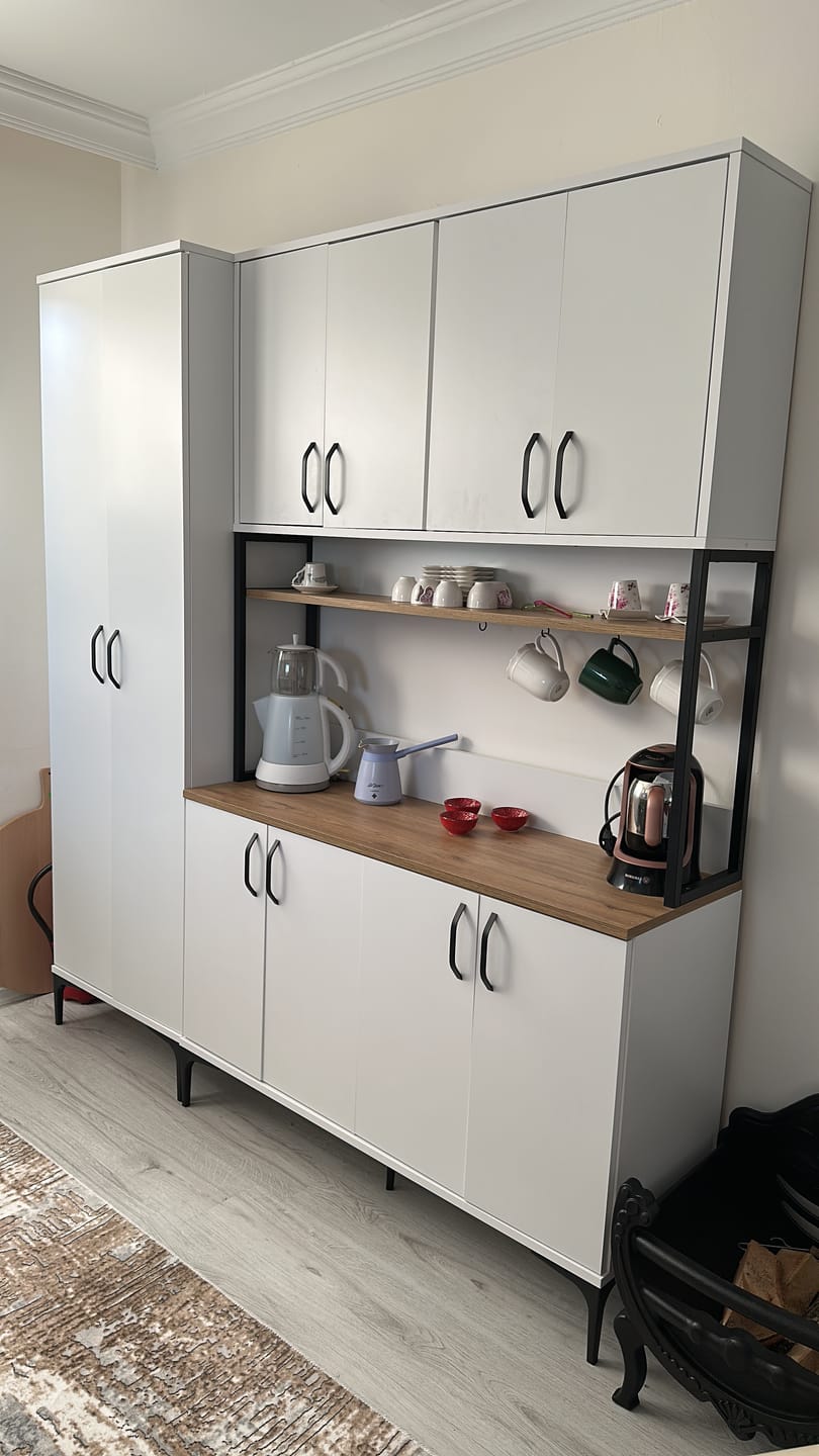 Customer photo review of Rani JE110 Çok Amaçlı Dolap 2 Kapaklı 5 Raflı Banyo Kiler Mutfak Dolabı Beyaz