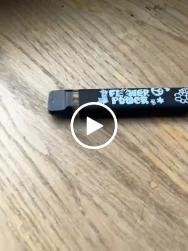 Customer video review of 🍋Flower Power Vape Lemon Superior Blend