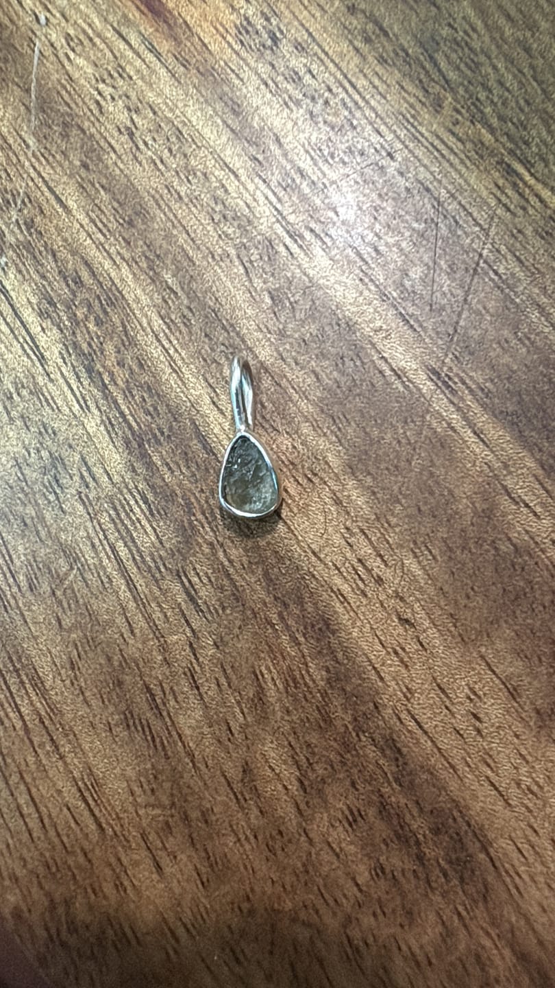 Customer photo review of Moldavite - Mini necklace pendant