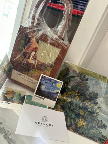 Customer photo review of Van Gogh Landscape Tablo Çanta