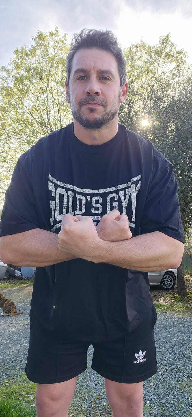Customer photo review of 4248 - Gold's Iron Legacy Huge Tees