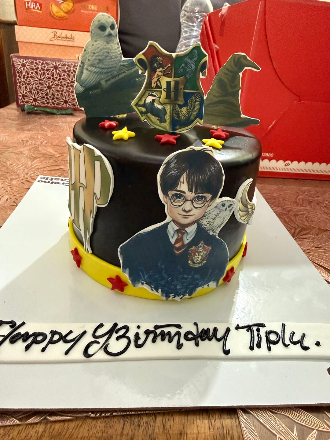 Customer photo review of Harry potter theme cake