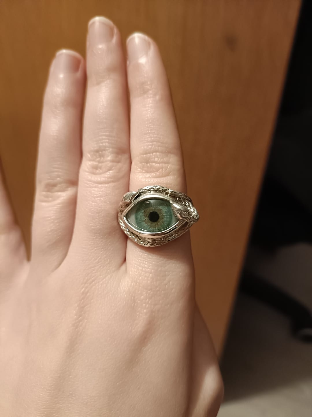 Customer photo review of Ojo De Medusa Hand Painted Eye Ring - sz 6.75