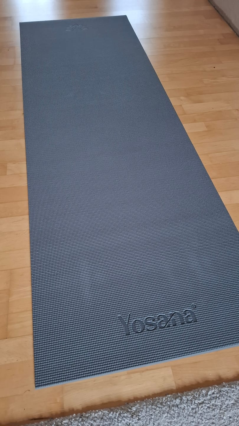 Customer photo review of Yogamatte BASIC inkl. Tragetasche (Grau)