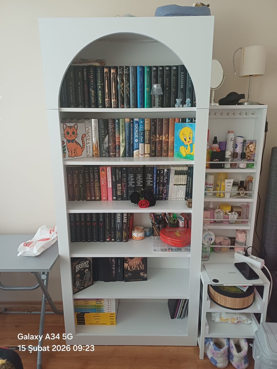 Customer photo review of Rani HC116 Kitaplık 6 Raflı Çalışma Odası Kütüphane Modern Duvar Rafı Beyaz