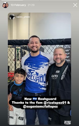 Customer photo review of Salvadoran Strength Premium Rash Guard For Men/Women