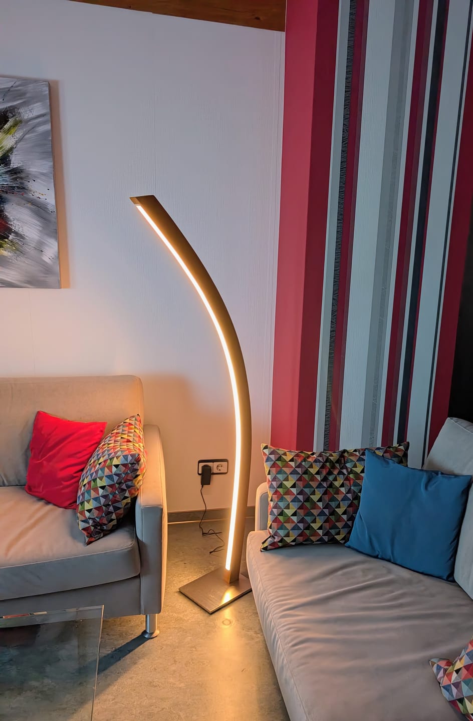 Customer photo review of Designer Stehlampe aus Massivholz, LED-Leuchte geschwungen - Solara