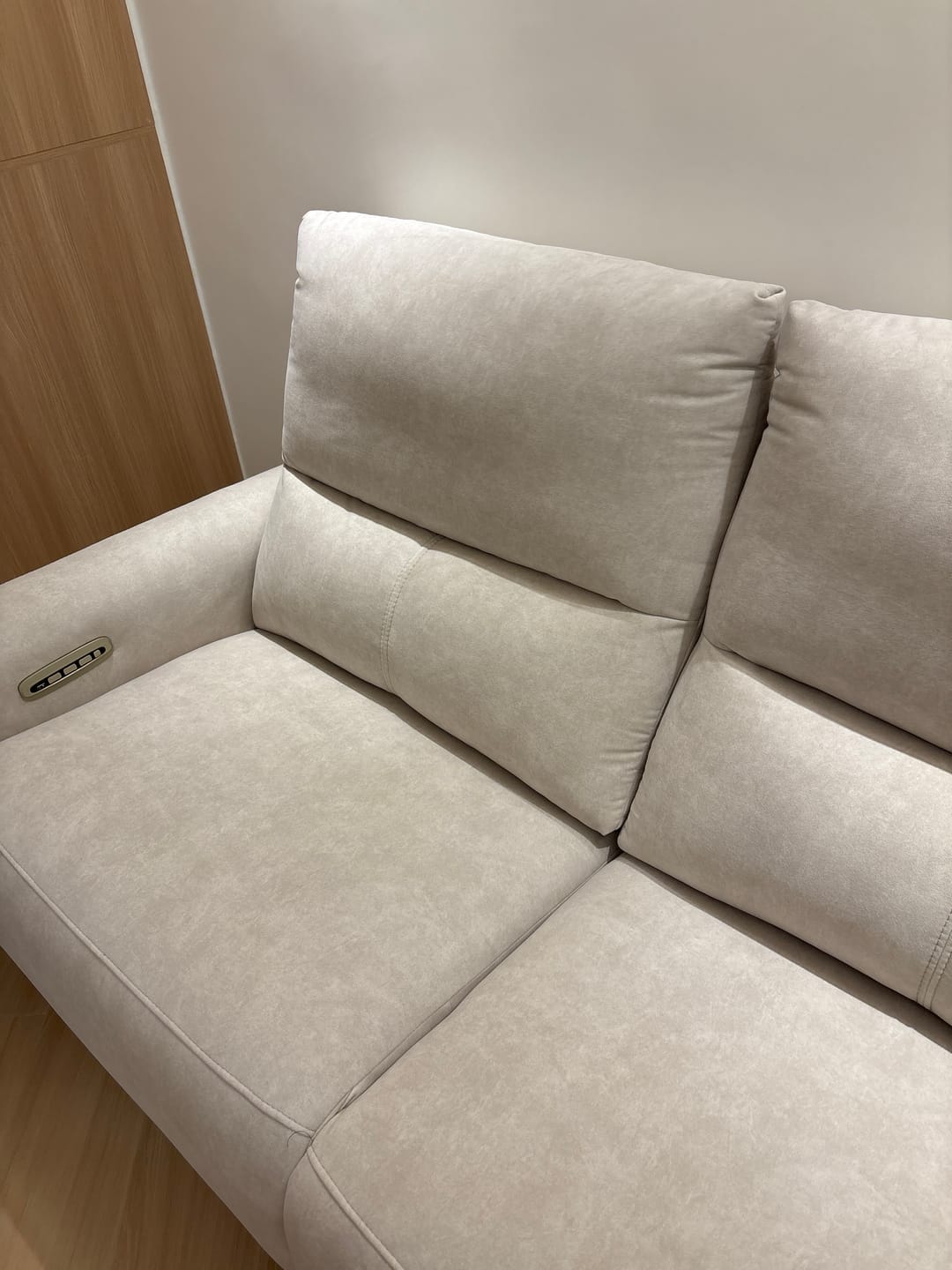 Customer photo review of Oreo六電動零靠牆梳化 | 高人專屬．完美承托！