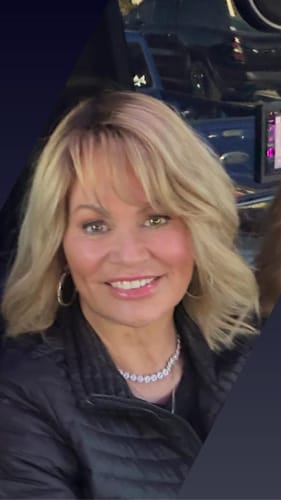 Customer photo review of Giselle Light Volume Hair Topper