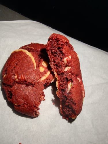 Customer photo review of Red Velvet White Chocolate