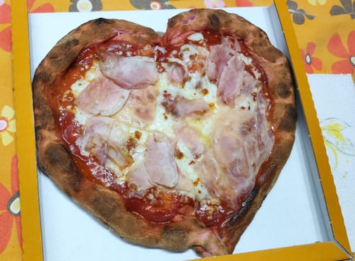 Customer photo review of Base Pizza - Cuore alla Barbabietola