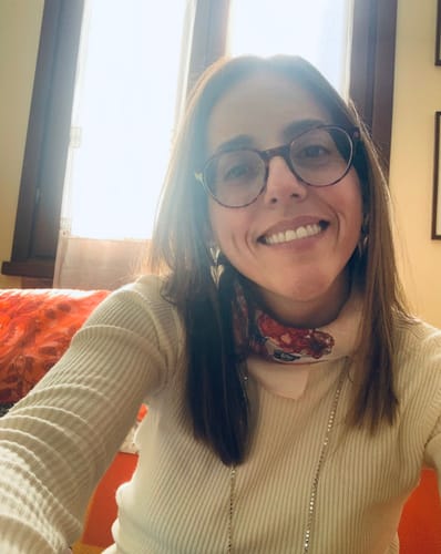 Customer photo review of Orecchini Cuori Sospesi