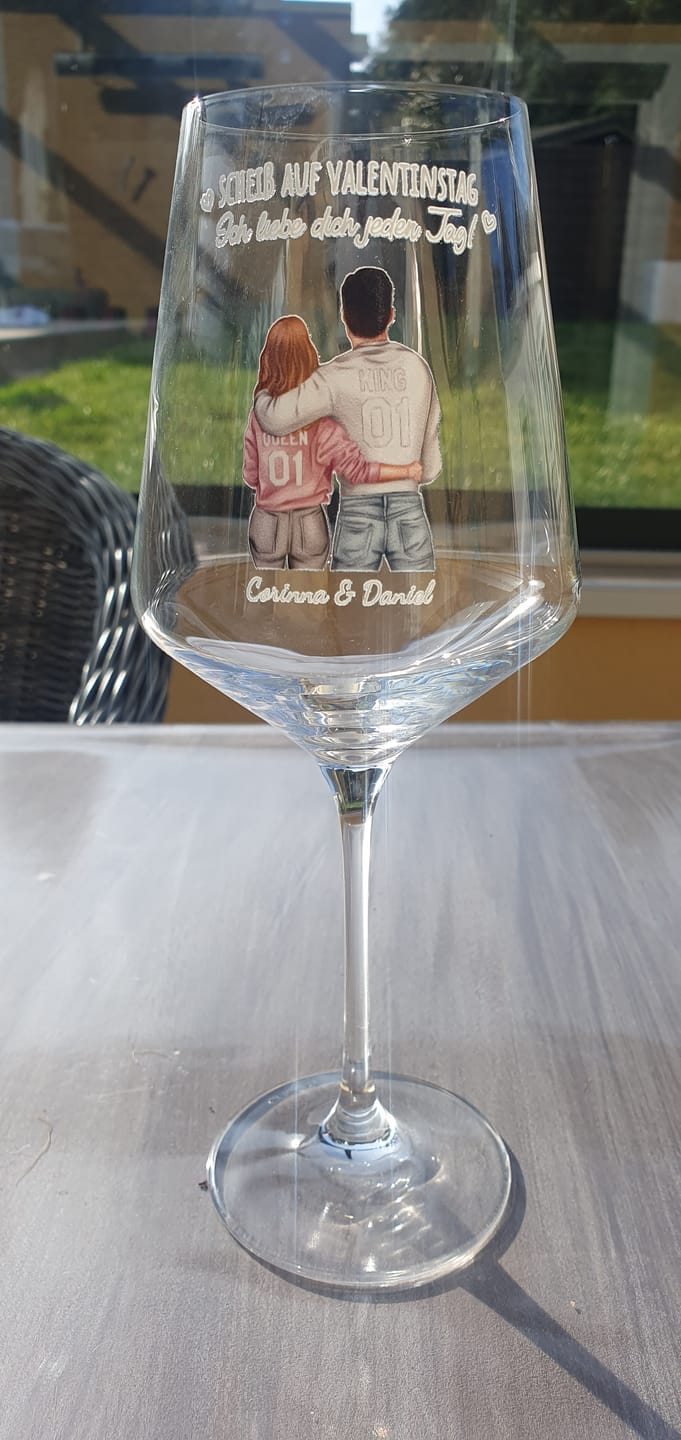 Customer photo review of Jeden Tag - Personalisiertes Weinglas für Paare zum Valentinstag