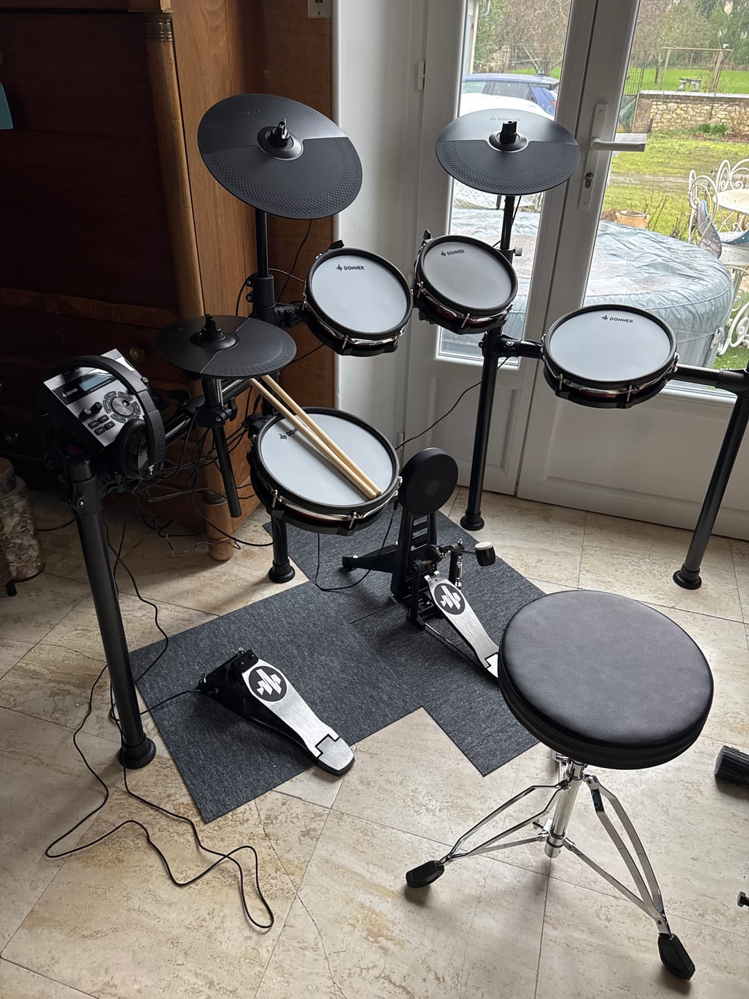Customer photo review of Donner DED-200Max Batteries Electroniques