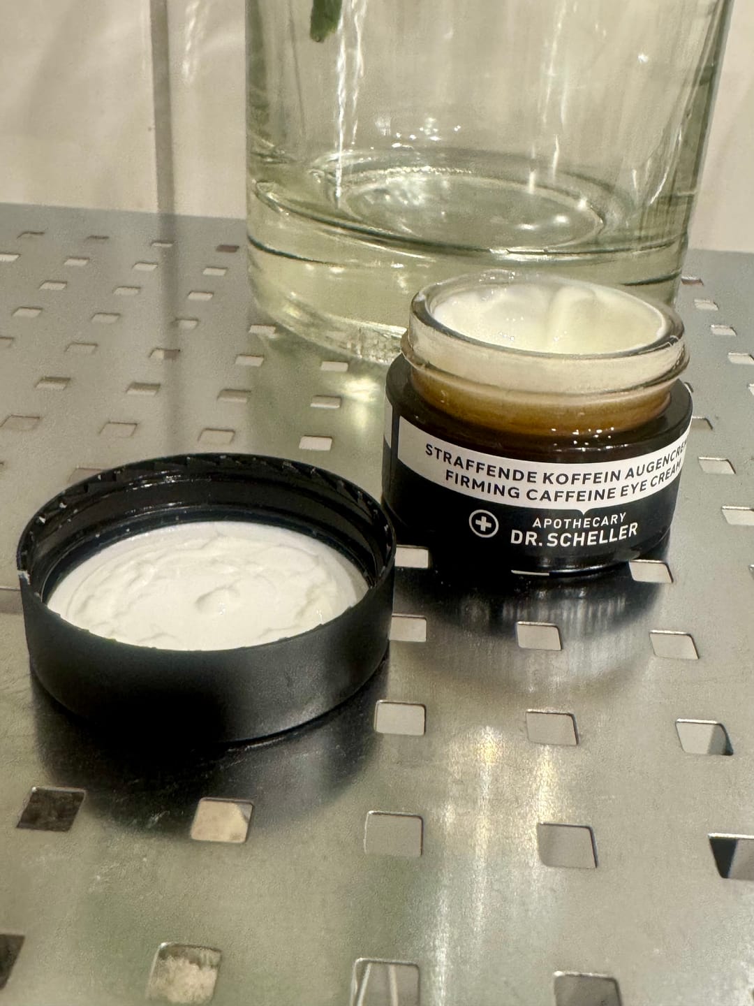 Customer photo review of Straffende Koffein Augencreme