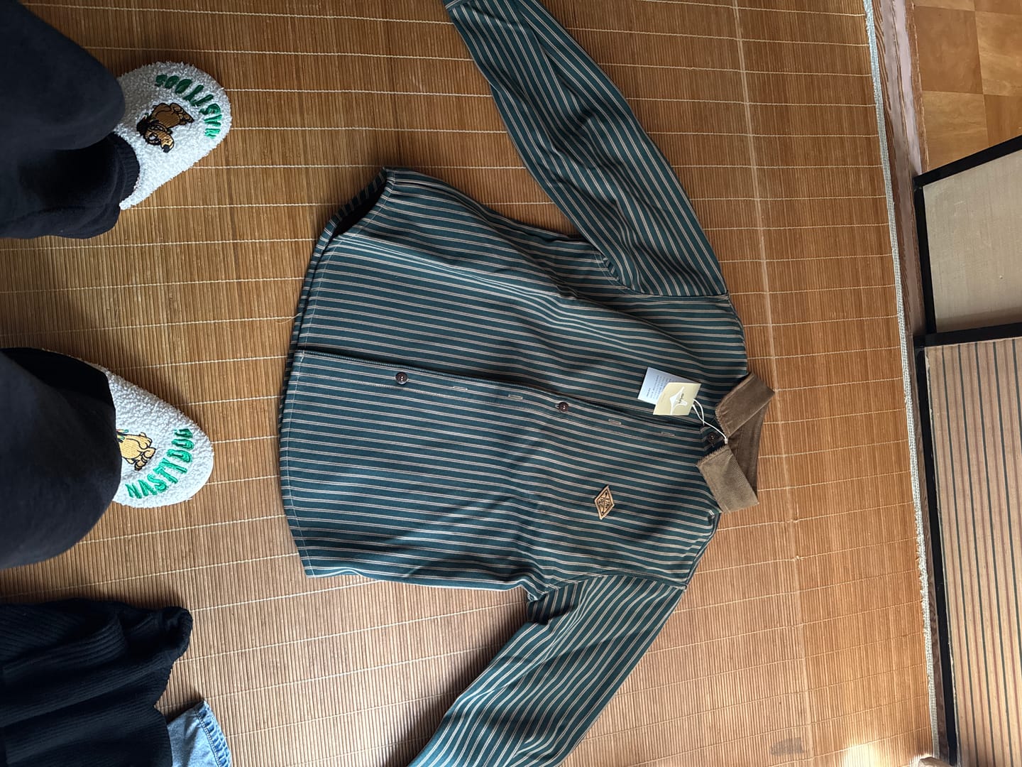 Customer photo review of 「STAY TRUE」刺繍ワッペン　コーデュロイ切替裏フリースストライプシャツ