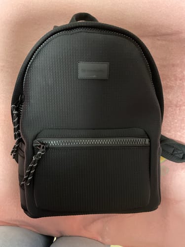 Customer photo review of MOCHILA NARA Laptop 14" Cool Capital Neopreno Negro