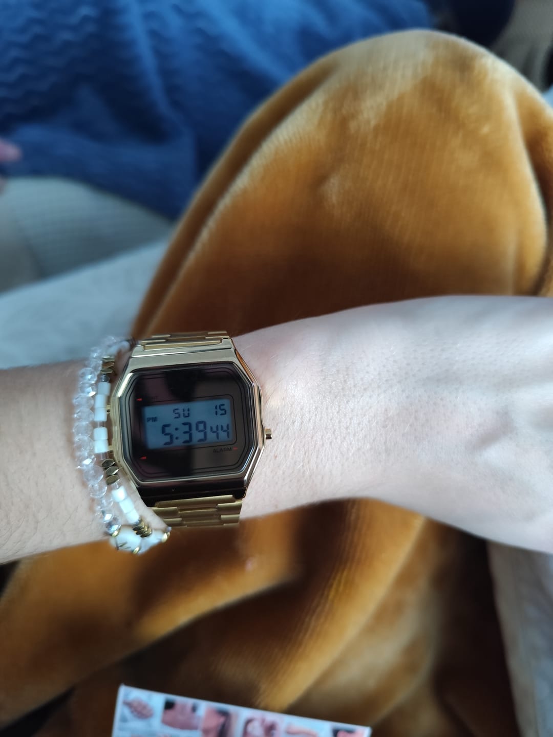 Customer photo review of Reloj Digital Vintage ~ Oro