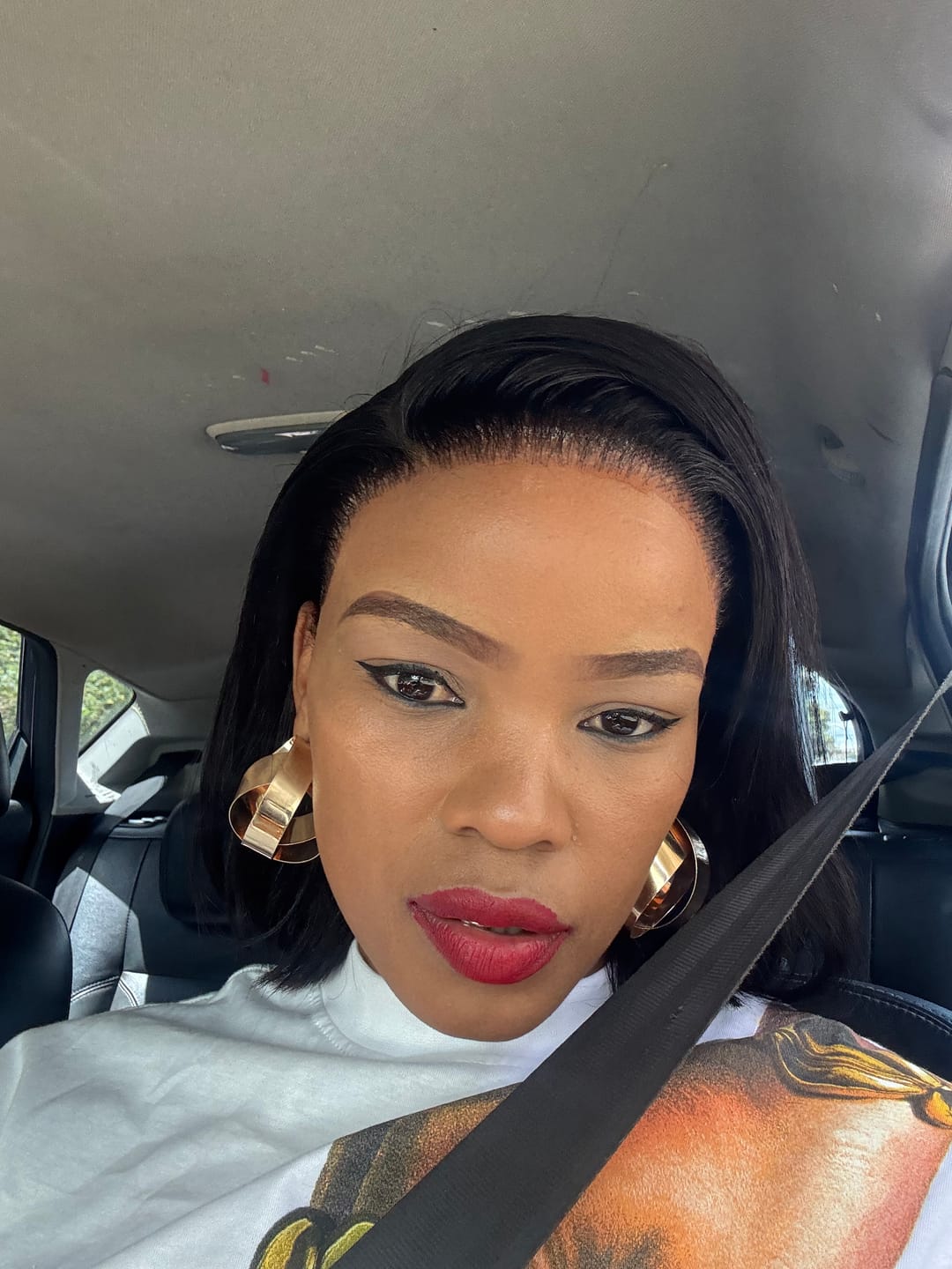 Customer photo review of Brazilian Lace Frontal Wig Blunt Bey Bob 8 Inch
