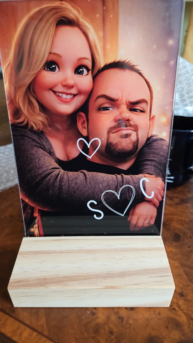 Customer photo review of Cartoon Love - Personalisierter Acrylaufsteller mit Cartoon-Effekt