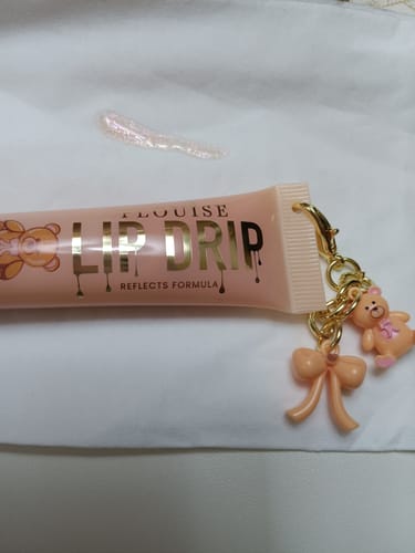 Customer photo review of Teddy Glitter Lip Drip Lip Gloss Magazine - Coconut Cake