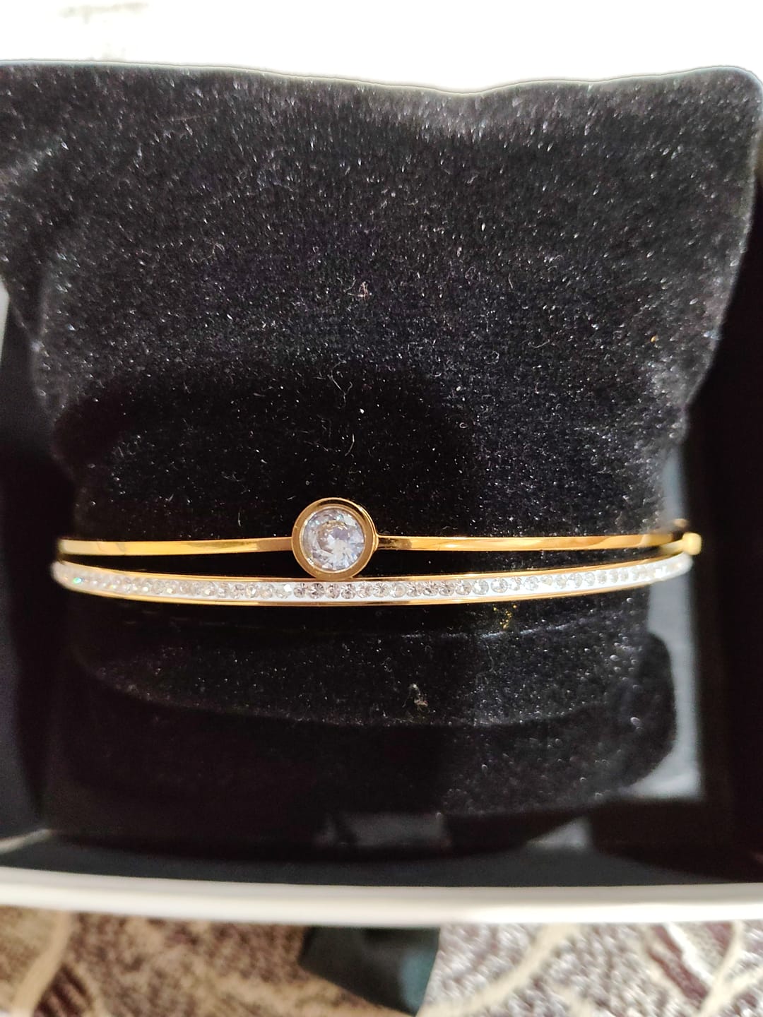 Customer photo review of Women's Exquisite 18K Gold-Plated Bracelet with Stones
