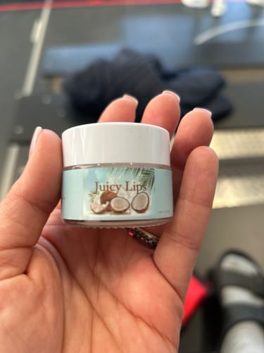 Kundenbewertung mit Foto zu Juicy Lips - Lip Balm / Lip Mask 🥥