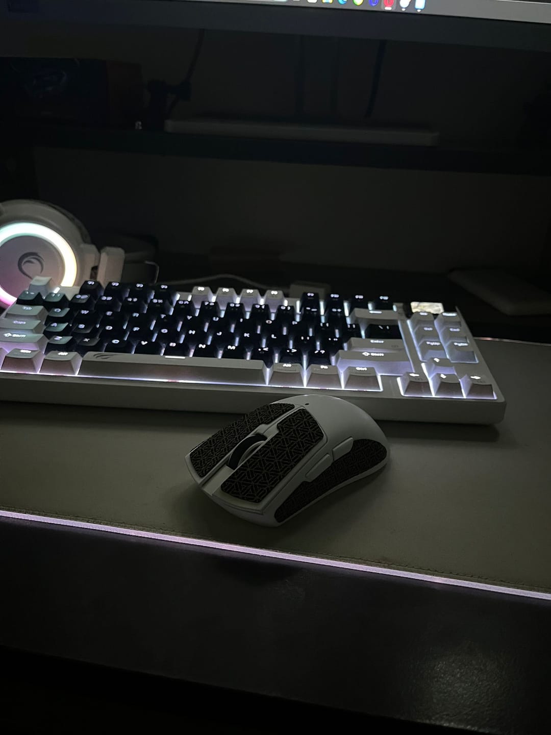Customer photo review of 8K Kablosuz Oyuncu Mouse-Beyaz