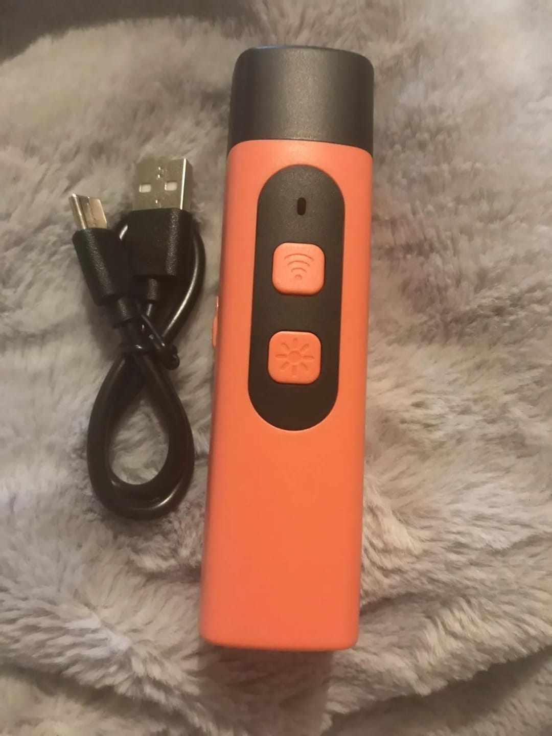 Customer photo review of SilentPaw Pro™ | Ultraschall Anti-Bell-Trainer für Hunde – Sanft & Effektiv