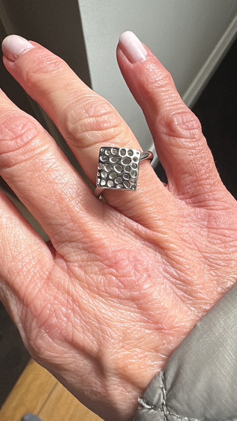 Customer photo review of Lattice Pebble Ring